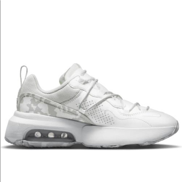 Nike Shoes - Nike air max VIVA sneakers